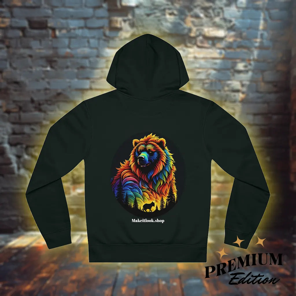 Rainbow Bear Hoodie – Unisex – Farbenfrohe Naturmagie vor dunklem Wald, S bis 5XL