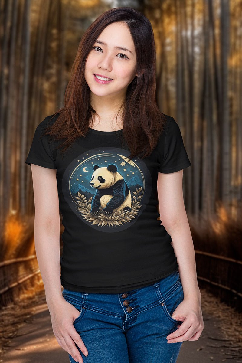 Panda sky - T - Shirt - ASIA STYLE - Panda sky T - Shirt ASIA STYLE Ausgefallen Bear beautiful beschützer Bio Bio - Baumwolle black blossom Bär Clothing Cotton Crew neck dreamworld DTG Ethical Fashion Fantasie Fashion Gemütlich Guardian himmel it Klassische Passform land landscape landschaft Look luna make Make it look Men's Clothing Midnight mond Moon mystic Nachhaltige Mode Neck Labels Power Regular fit schwarz sky star Sterne Streetwear T - shirts Tiere Traumwelt Umweltfreundlich Unisex Welt