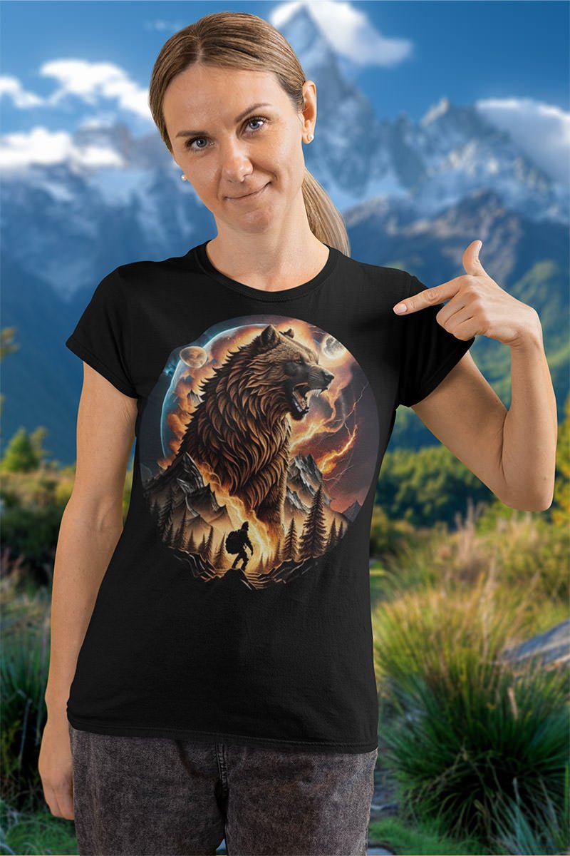 Bear on fire - T - Shirt - MOUNTAIN STYLE - Bear on fire T - Shirt MOUNTAIN STYLE Ausgefallen Bear beautiful Bio Bio - Baumwolle black Bär Clothing Cotton Crew neck dreamworld DTG Ethical Fashion Fantasie Fashion Feuer Fire forest Gemütlich Hills Klassische Passform land landscape landschaft Look Make it look Men's Clothing Midnight Nachhaltige Mode Neck Labels Power Regular fit sky Sonne Sterne Streetwear sun Sunshine T - shirts Tiere Traumwelt Umweltfreundlich Unisex Wald Wild Wild Nature Wome