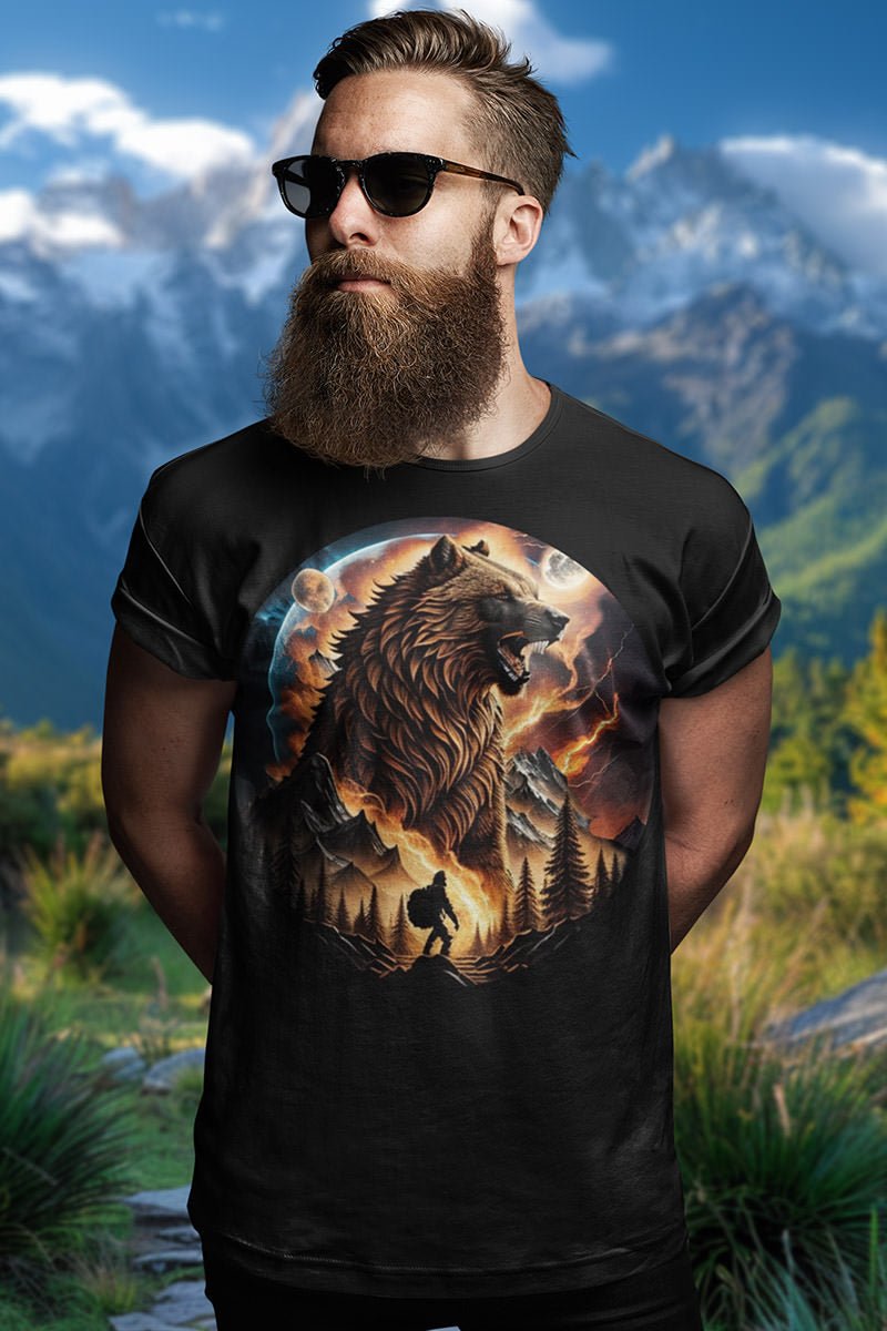 Bear on fire - T - Shirt - MOUNTAIN STYLE - Bear on fire T - Shirt MOUNTAIN STYLE Ausgefallen Bear beautiful Bio Bio - Baumwolle black Bär Clothing Cotton Crew neck dreamworld DTG Ethical Fashion Fantasie Fashion Feuer Fire forest Gemütlich Hills Klassische Passform land landscape landschaft Look Make it look Men's Clothing Midnight Nachhaltige Mode Neck Labels Power Regular fit sky Sonne Sterne Streetwear sun Sunshine T - shirts Tiere Traumwelt Umweltfreundlich Unisex Wald Wild Wild Nature Wome