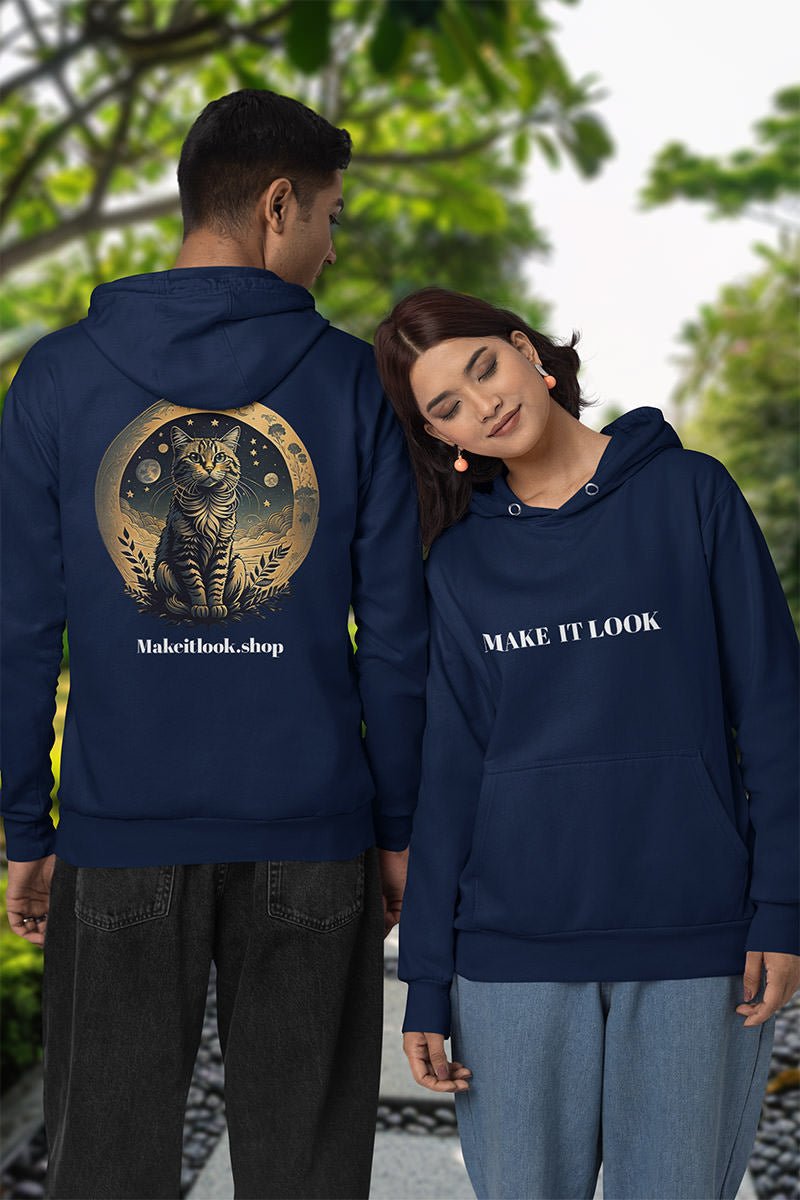 Hoodie „Cat of Golden Ring“: eine Katze mit goldenem Glanz vor Mond und Sternenhimmel, Ansicht 9