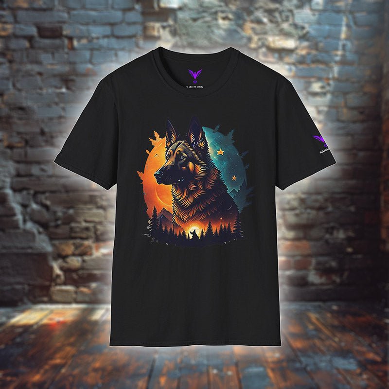 Hunde T-Shirt „Celestial Canine Shepherd“ in Schwarz, Vorderseite mit Schäferhund vor Sternenhimmel und Ärmel-Logo