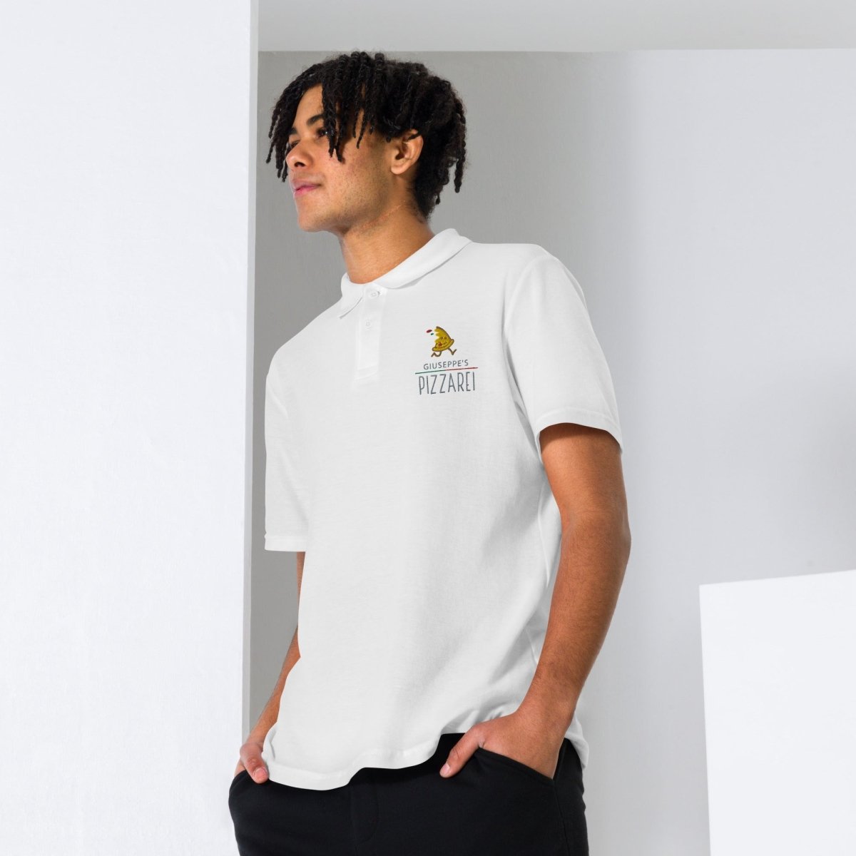 Giuseppe Pizzarei – Unisex Poloshirt mit verspieltem Pizza - Männchen Logo - Poloshirt - Make it look - Giuseppe Pizzarei – Unisex Poloshirt mit verspieltem Pizza - Männchen Logo