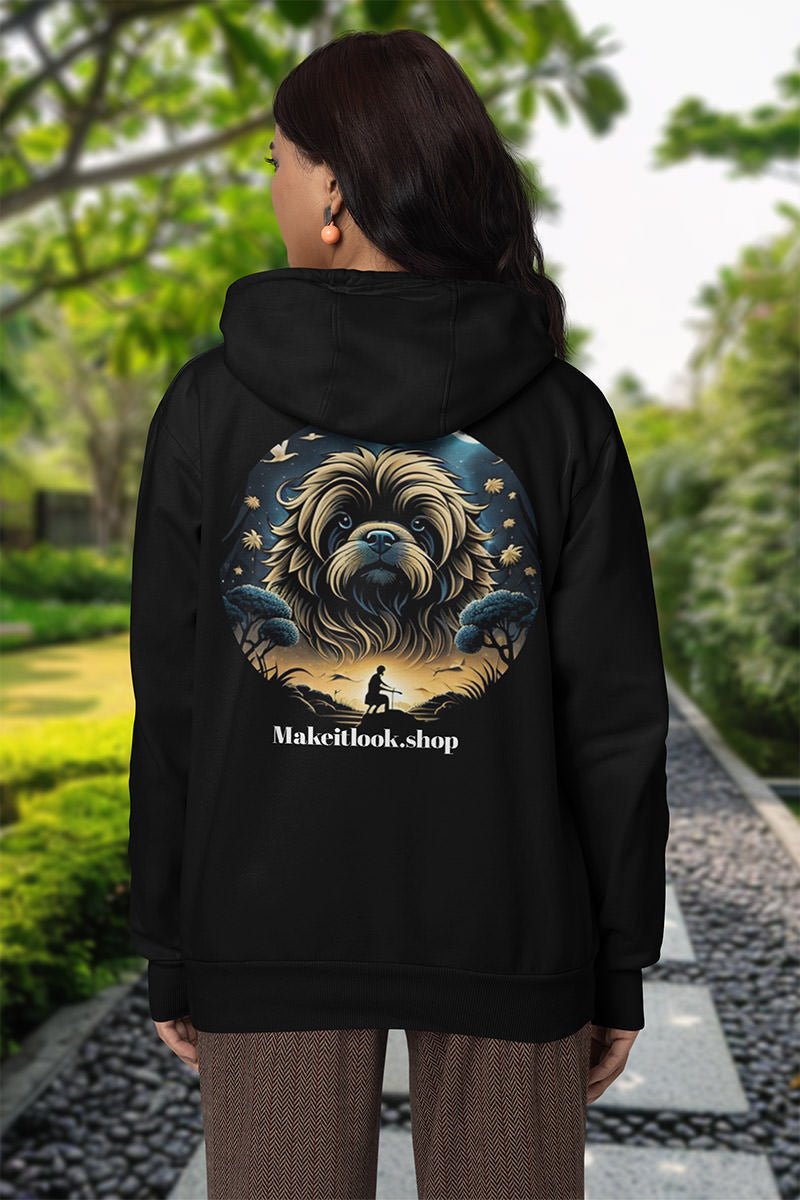 Hoodie „Midnight Blossom Pup“: ein Lhasa Apso unter dem Mond in nächtlicher Landschaft, Ansicht 2