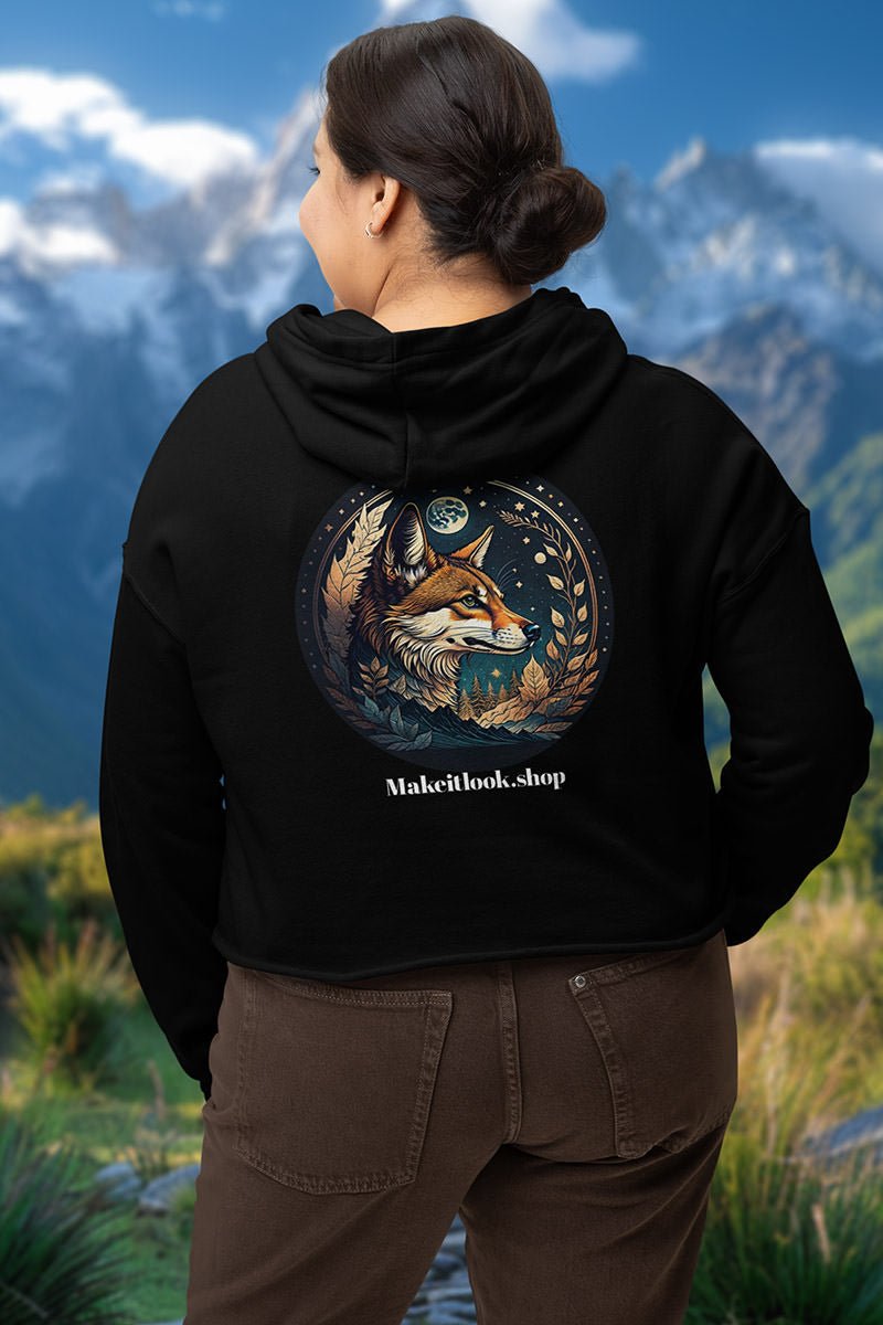 Schwarzer Unisex-Hoodie „Moon Fox on herbisch“ mit einem Fuchs unter Mond mit Kräuterkranz, Bild 3