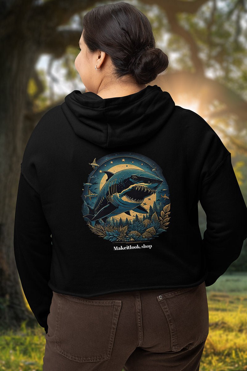 Schwarzer Unisex-Hoodie „Mystic Moon Glider“ mit einem Hai unter Vollmond, Bild 3