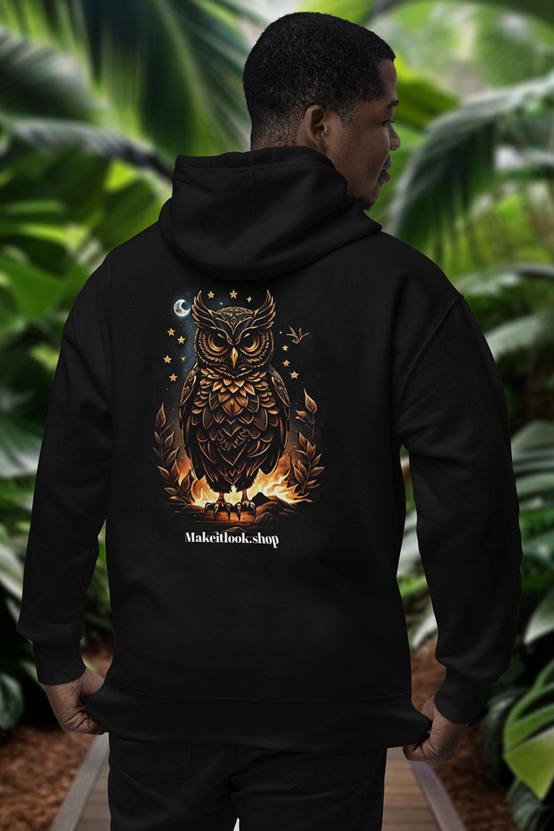 Schwarzer Unisex-Hoodie „Owl on Fire“ mit einer Eule in Flammen vor Sternenhimmel, Bild 3