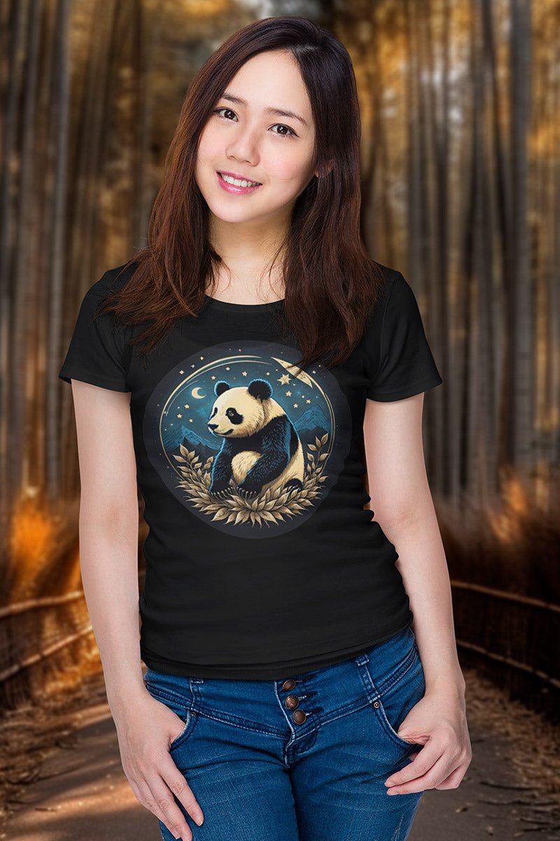 Panda sky - T - Shirt - ASIA STYLE - Panda sky T - Shirt ASIA STYLE Ausgefallen Bear beautiful beschützer Bio Bio - Baumwolle black blossom Bär Clothing Cotton Crew neck dreamworld DTG Ethical Fashion Fantasie Fashion Gemütlich Guardian himmel it Klassische Passform land landscape landschaft Look luna make Make it look Men's Clothing Midnight mond Moon mystic Nachhaltige Mode Neck Labels Power Regular fit schwarz sky star Sterne Streetwear T - shirts Tiere Traumwelt Umweltfreundlich Unisex Welt 