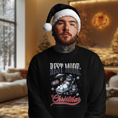 "Rest Mode: On" – Lustiges Weihnachts - Sweatshirt mit Schneemann am Strand, S - 2XL - Sweatshirt - Make it Look - "Rest Mode: On" – Lustiges Weihnachts - Sweatshirt mit Schneemann am Strand, S - 2XL