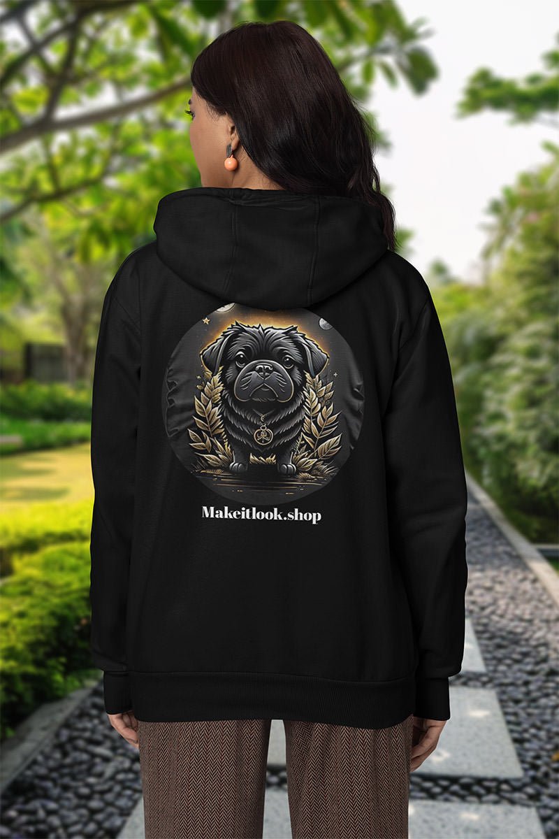 Hoodie „Royal Pug“: ein schwarzer Mops vor goldenem Hintergrund mit Sternen und Monden, Ansicht 3