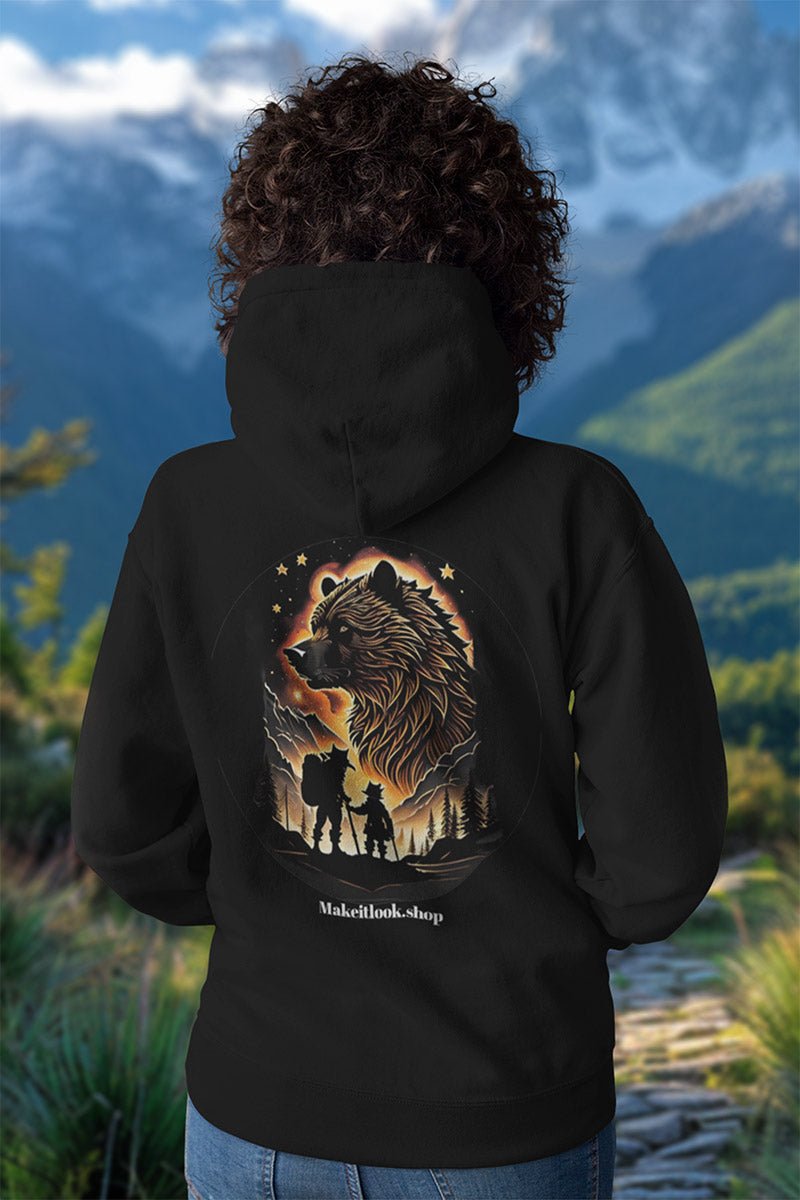 Walking dream bear - Hoodie - MOUNTAIN STYLE - Walking dream bear Hoodie Printify Ausgefallen Bear beschützer Bio Bio - Baumwolle black Bär clan Clothing Cotton Crew neck dreamworld DTG Ethical Fashion Fashion Feuer Fire forest Gemütlich Grizzly Guardian himmel Hoodies Kapuzenpullover Klassische Passform land landscape landschaft luna Make it look Men's Clothing Mensch mond Moon Nachhaltige Mode Power Regular fit schwarz squad star Sterne Streetwear Tiere Traumwelt Umweltfreundlich Unisex Wald W