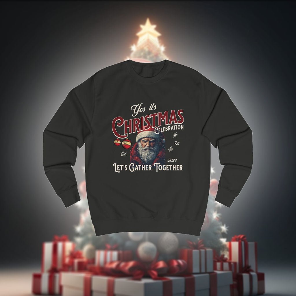 Weihnachtssweatshirt Herren „Yes, It’s Christmas“ in Schwarz mit Vintage-Weihnachtsmann vor Christbaum und Geschenken
